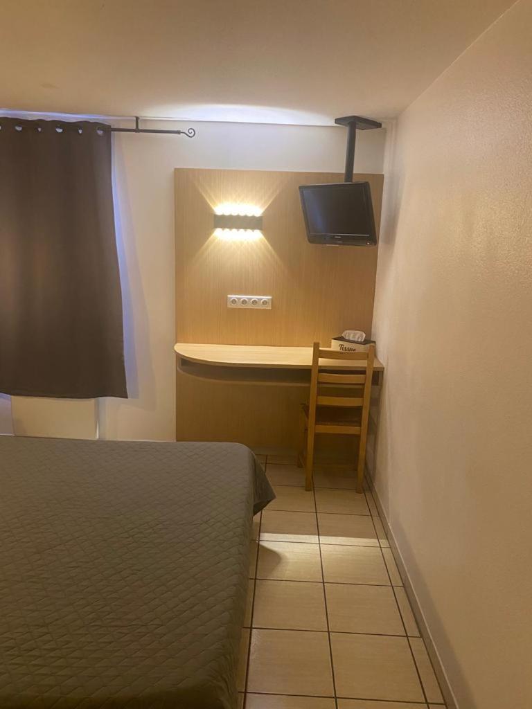 Confort Hotel Montgeron 外观 照片