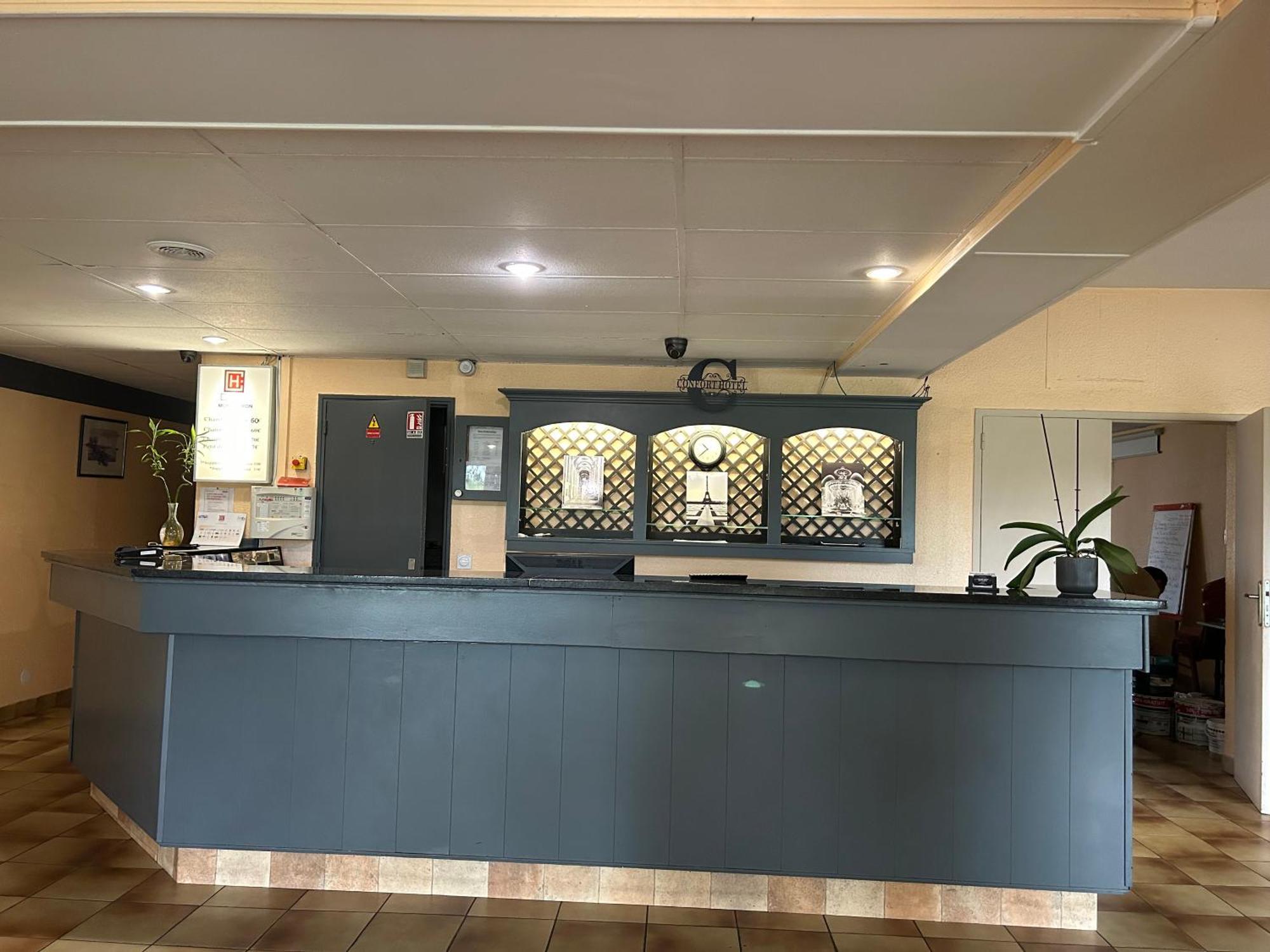 Confort Hotel Montgeron 外观 照片