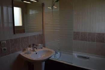 Confort Hotel Montgeron 外观 照片